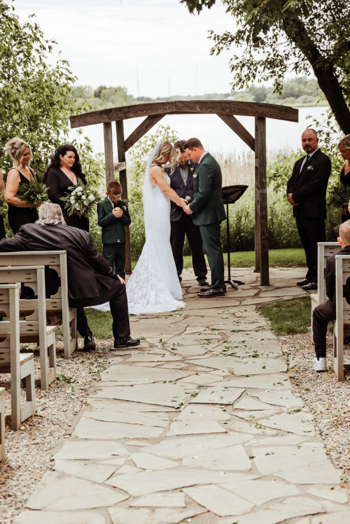 minnesota wedding venue: gathered oaks