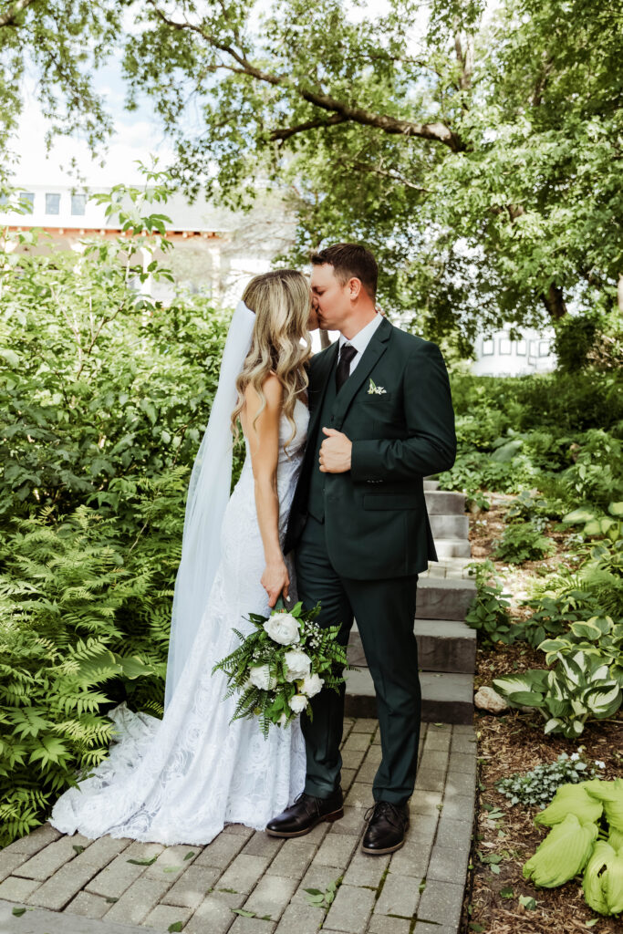 minnesota wedding venue: gathered oaks