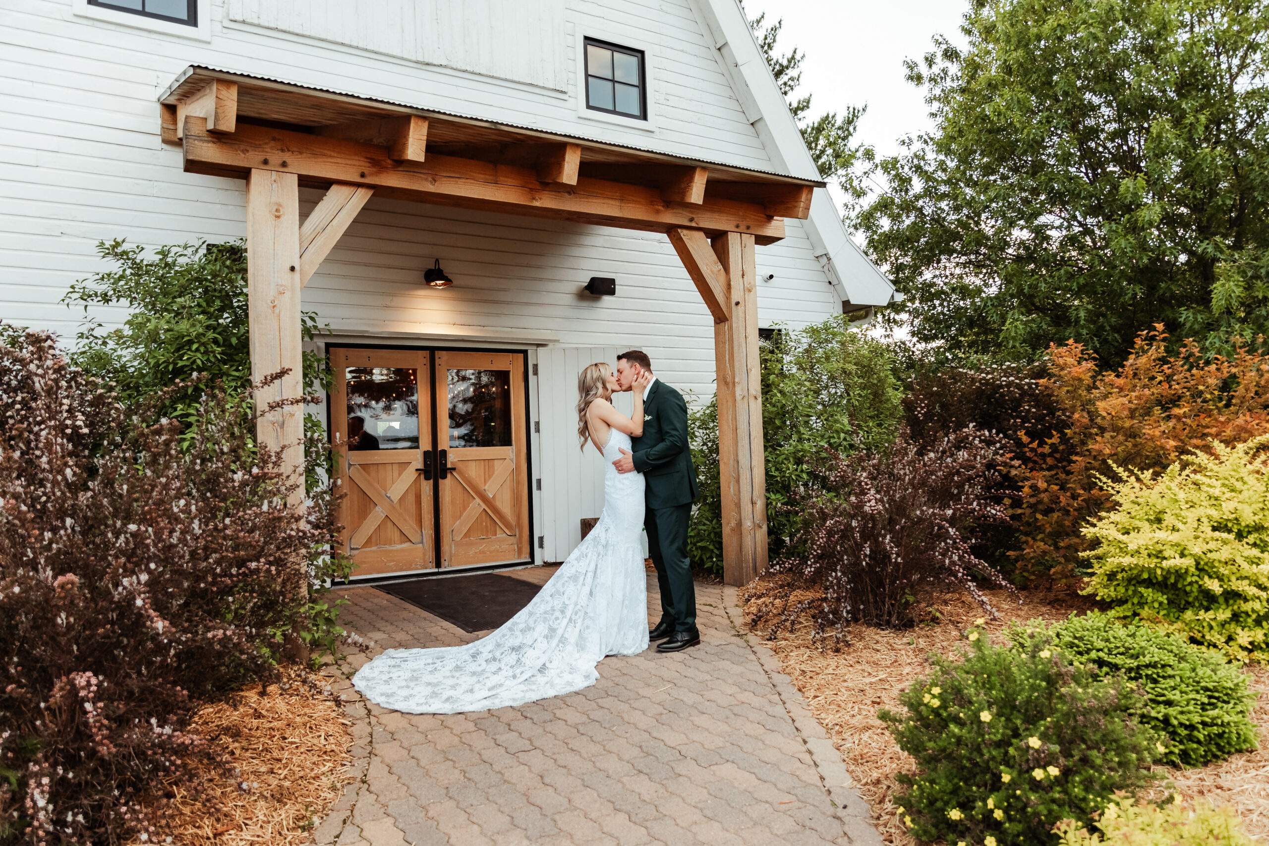 minnesota wedding venue: gathered oaks wedding