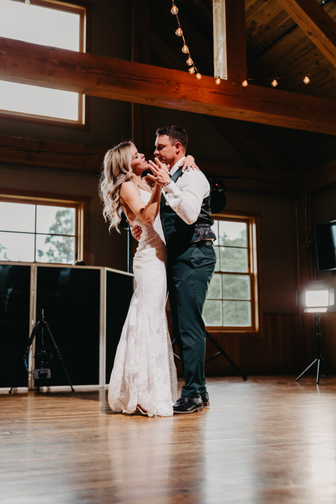 minnesota wedding venue: gathered oaks wedding