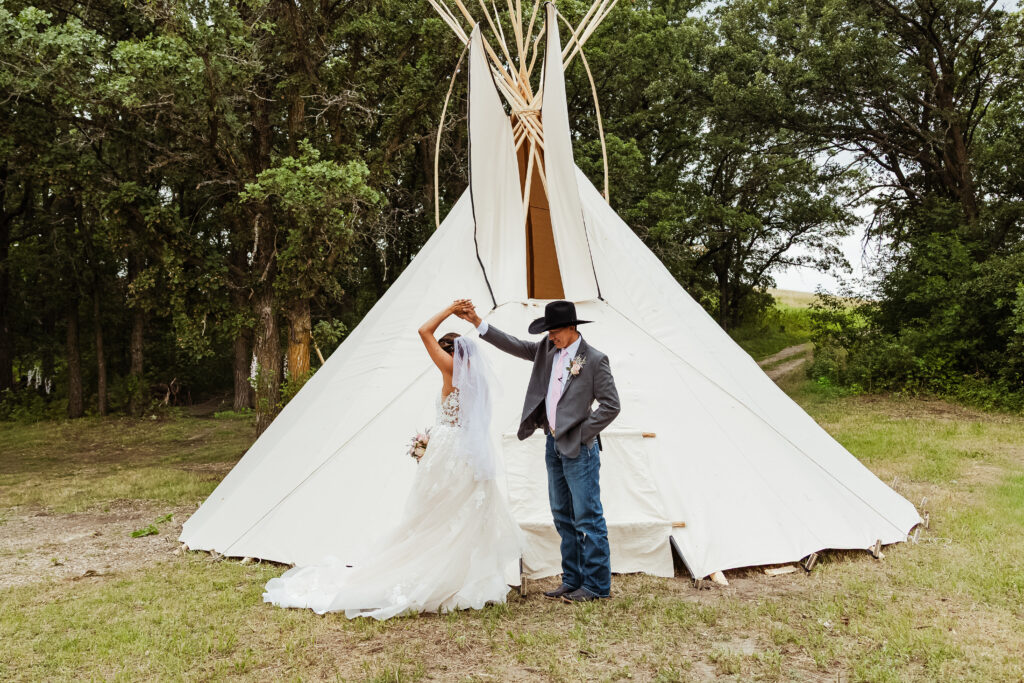 backyard wedding in mandaree, ND