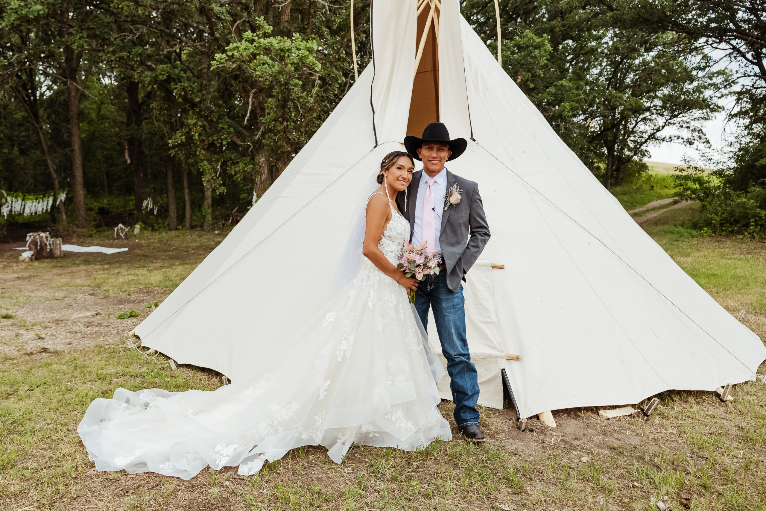 backyard wedding in mandaree, ND